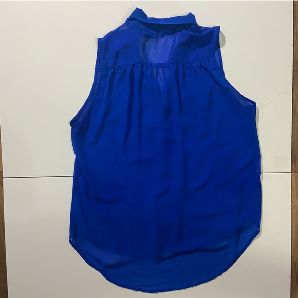 Sheer royal blue button tank size M - Picture 6 of 6